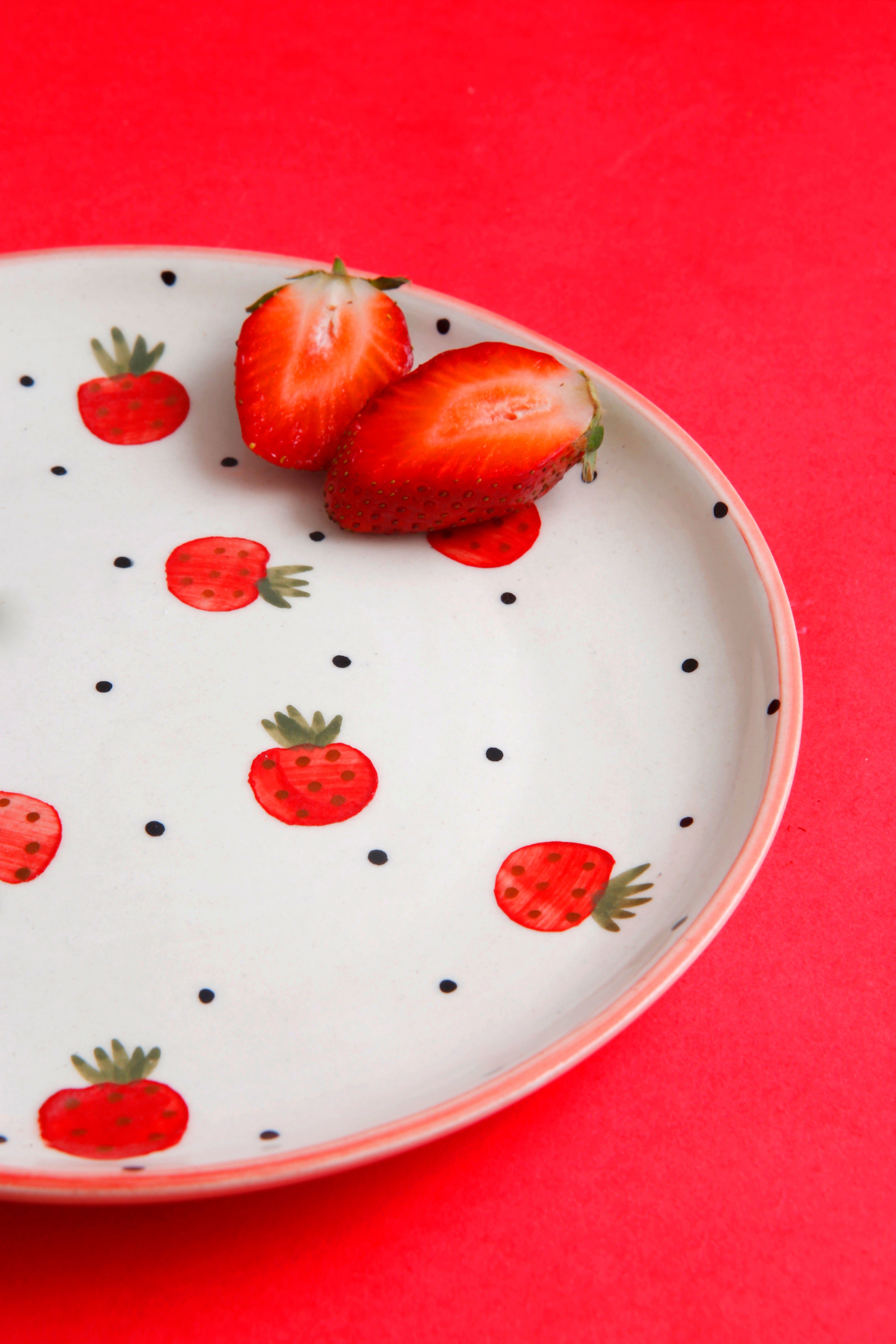 Strawberry Quarter Plate - 7 Inch (Set of 2)
