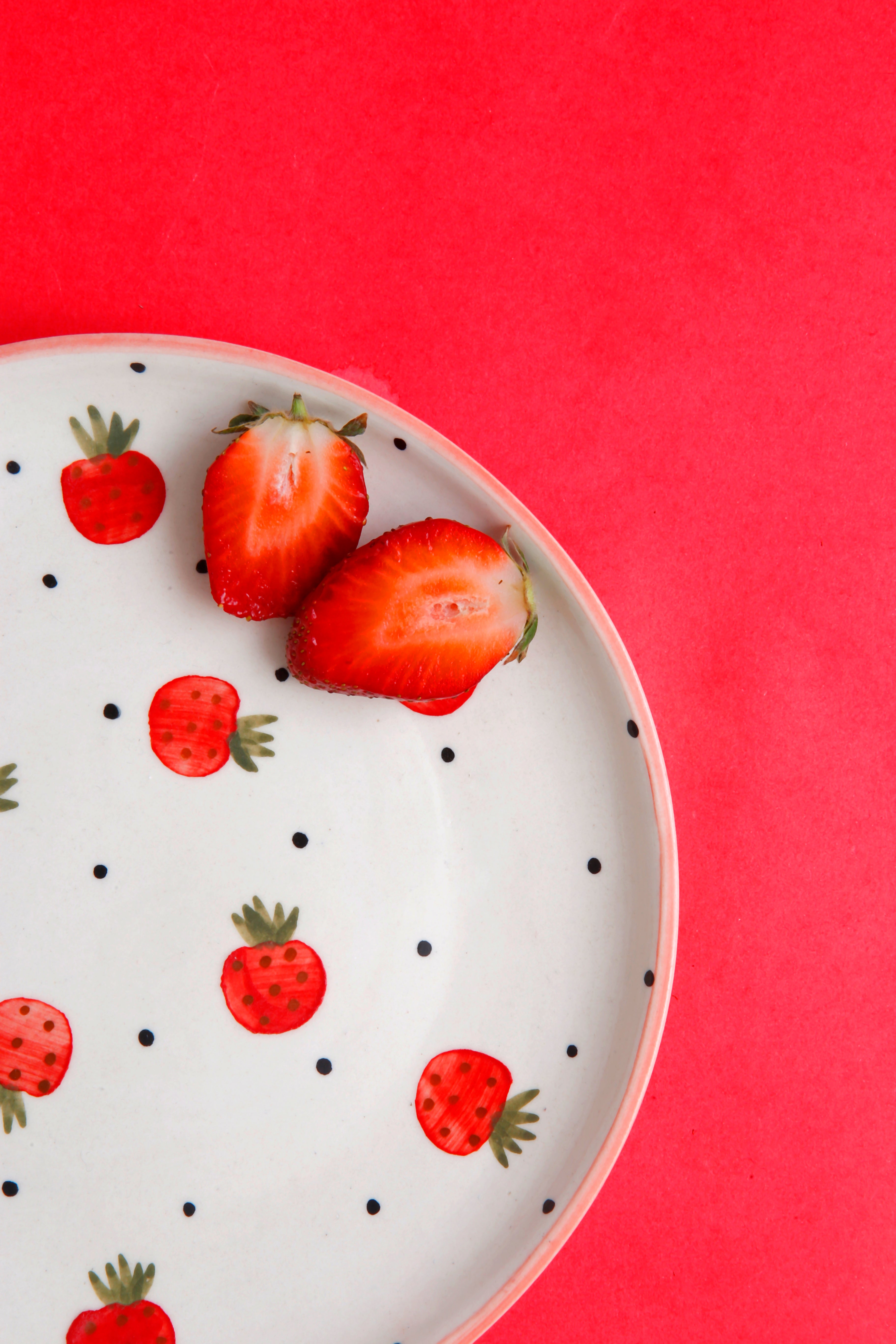 Strawberry Quarter Plate - 7 Inch (Set of 2)